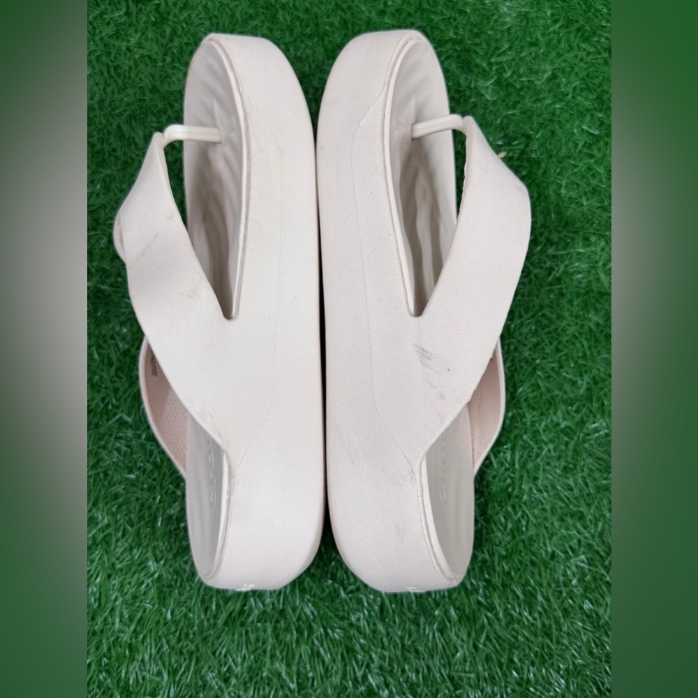 Crocs Women's White Mid-Platform Sandals Size 6 - Picture 2 of 8